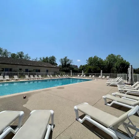 Apartment Les De Robinson: Riverside With Pool In